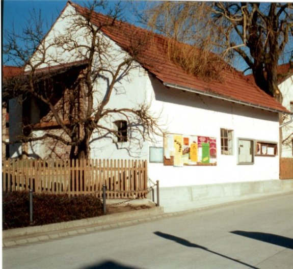 Anschlagtafeln in Günzenhausen vor der Umgestaltung